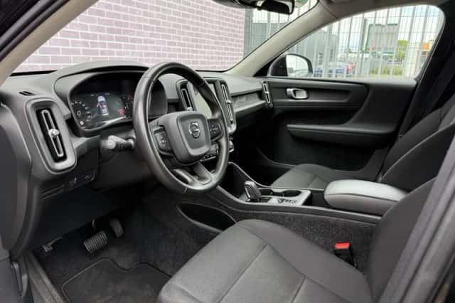 Volvo XC40 (2018) thumbnail 4