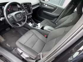 Volvo XC40 thumbnail 4