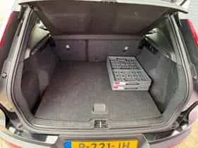 Volvo XC40 thumbnail 5