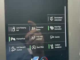 Volvo XC40 thumbnail 6