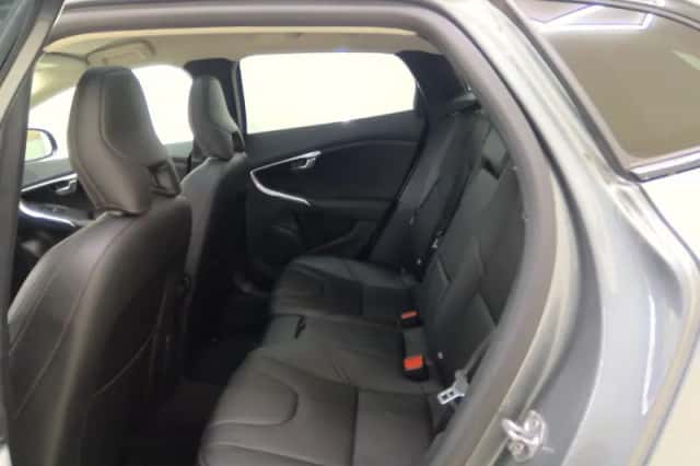 Volvo V40 (2019) thumbnail 6