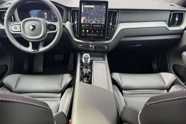 Volvo XC60 (2025) thumbnail 4