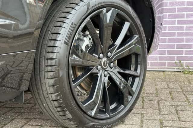 Volvo XC60 (2025) thumbnail 9