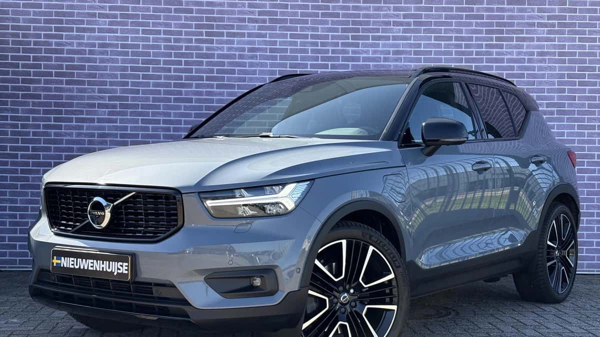 Volvo XC40 — foto 1