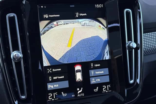 Volvo XC40 (2021) thumbnail 18