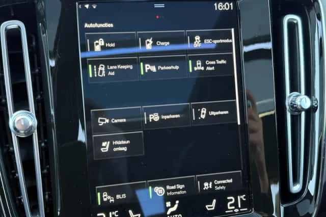 Volvo XC40 (2021) thumbnail 31
