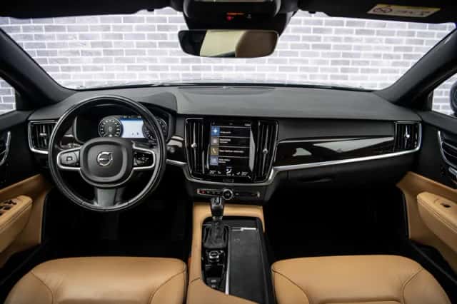 Volvo V90 (2017) thumbnail 4