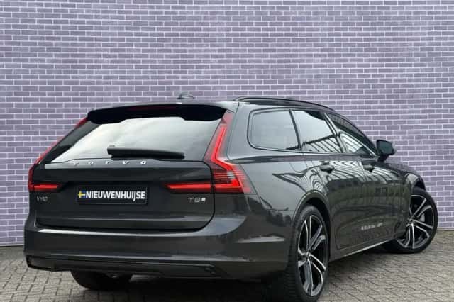 Volvo V90 (2025) thumbnail 3