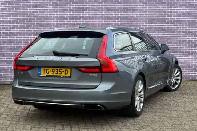 Volvo V90 (2016) thumbnail 3