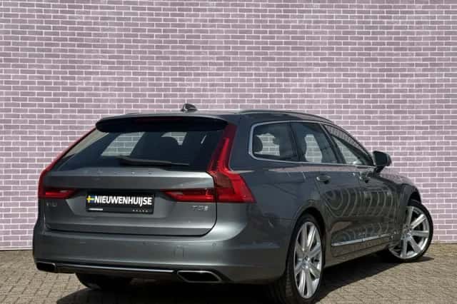 Volvo V90 (2016) thumbnail 3