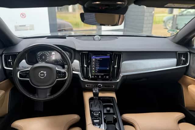 Volvo V90 (2016) thumbnail 4