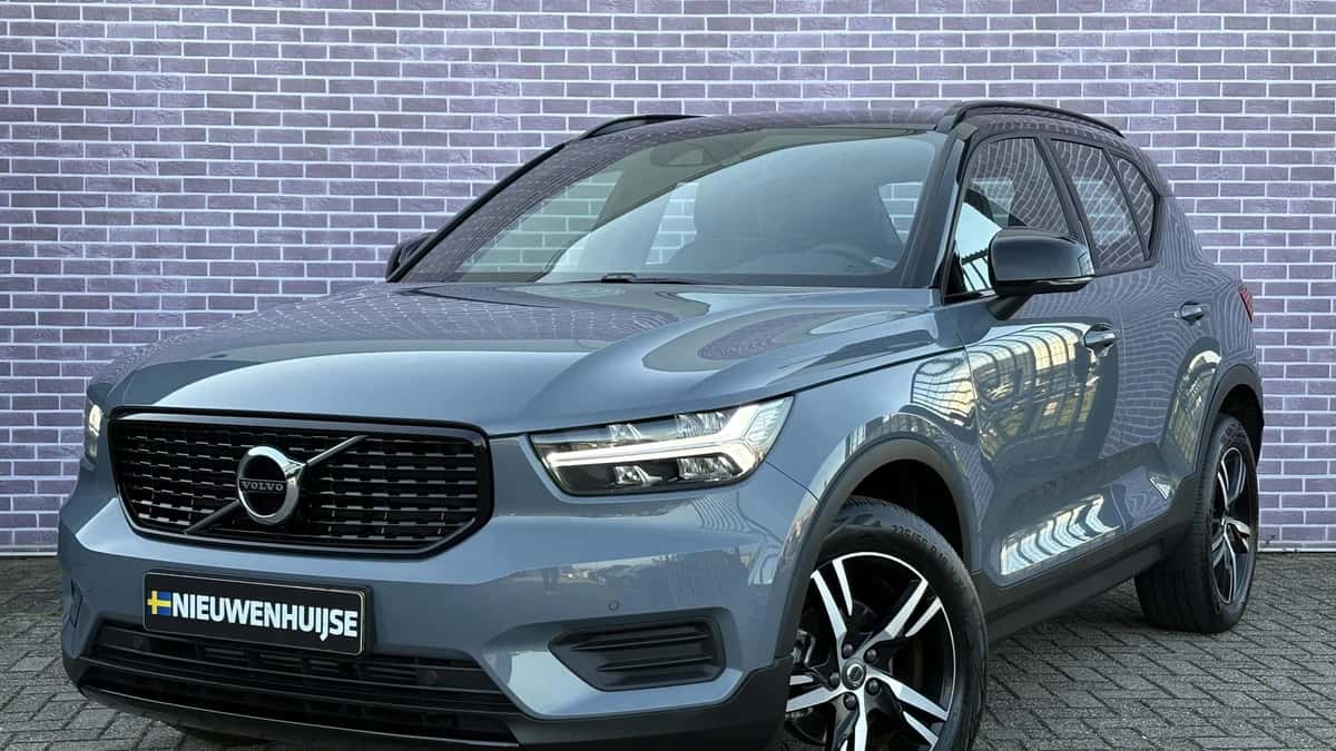 Volvo XC40 — foto 1