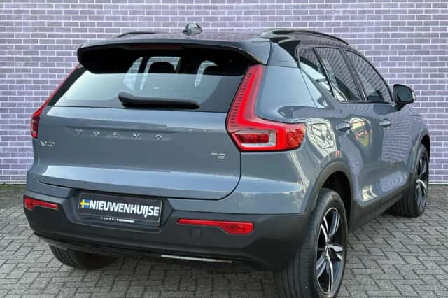 Volvo XC40 (2022) thumbnail 3