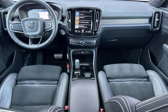 Volvo XC40 (2022) thumbnail 4