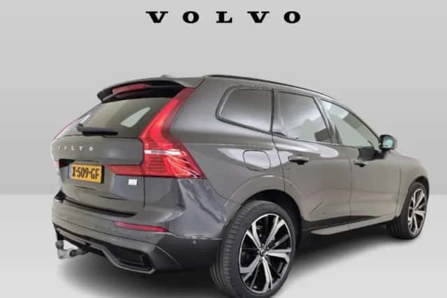 Volvo XC60 (2023) thumbnail 3
