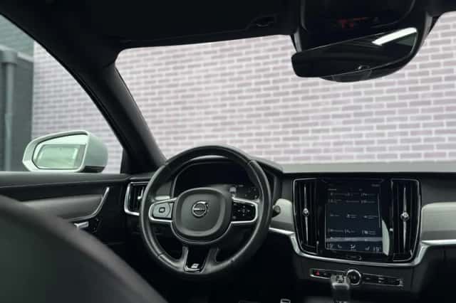 Volvo V90 (2018) thumbnail 31