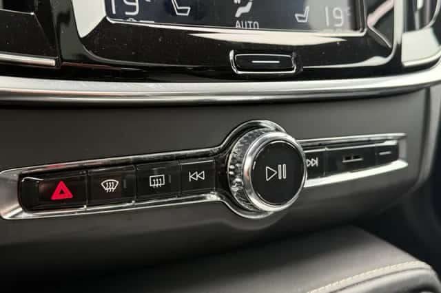 Volvo V90 (2018) thumbnail 38