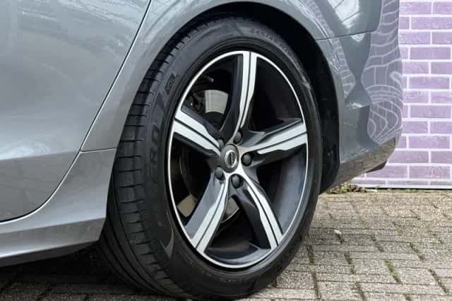 Volvo V90 (2018) thumbnail 8