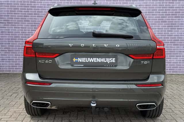 Volvo XC60 (2018) thumbnail 3