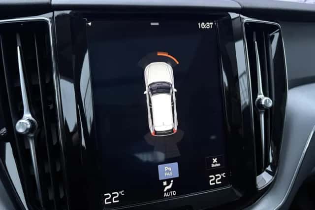 Volvo XC60 (2018) thumbnail 23