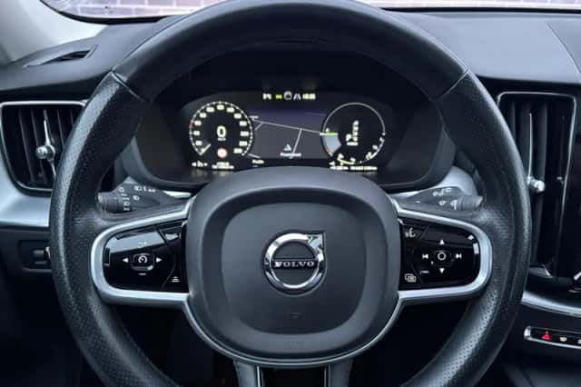 Volvo XC60 (2018) thumbnail 5