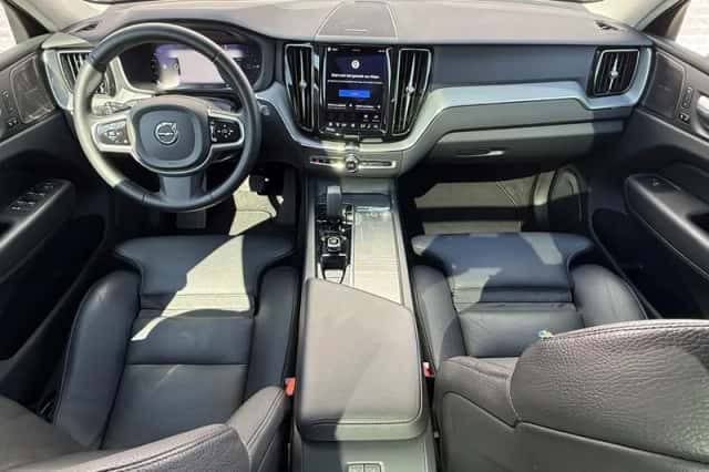 Volvo XC60 (2023) thumbnail 5