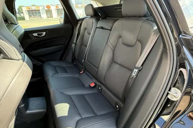 Volvo XC60 (2023) thumbnail 6
