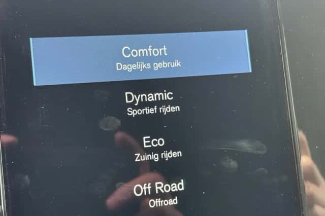 Volvo XC40 (2021) thumbnail 16