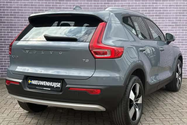 Volvo XC40 (2021) thumbnail 3