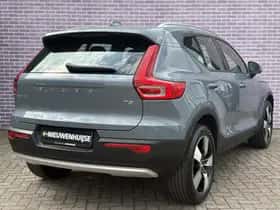 Volvo XC40 thumbnail 3