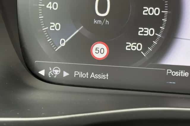 Volvo XC40 (2021) thumbnail 24