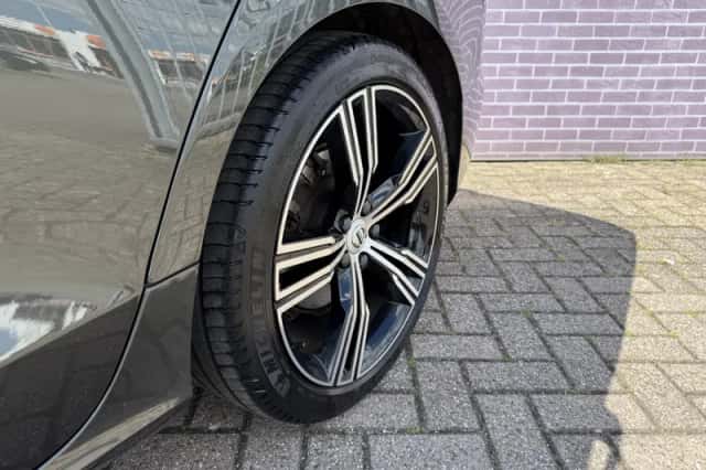 Volvo V60 (2020) thumbnail 17