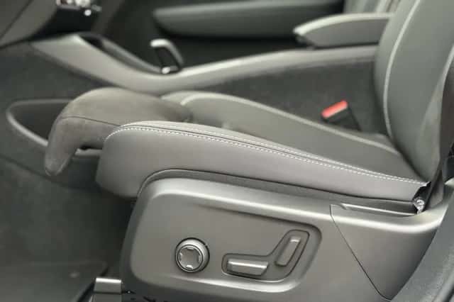 Volvo EX40 (2026) thumbnail 11