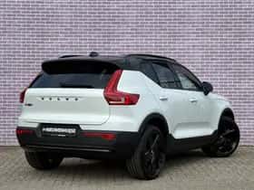 Volvo EX40 thumbnail 3
