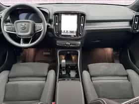 Volvo EX40 thumbnail 4
