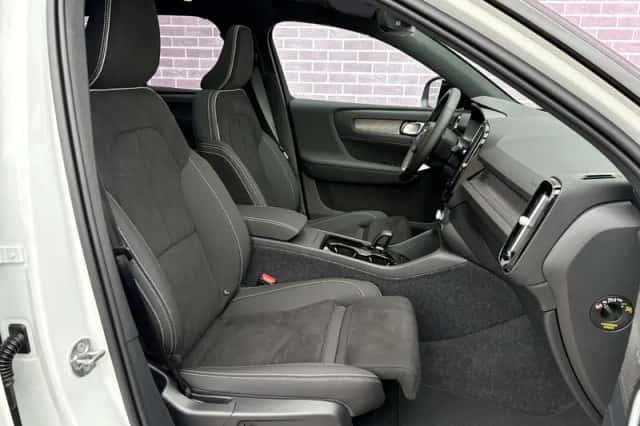 Volvo EX40 (2026) thumbnail 5