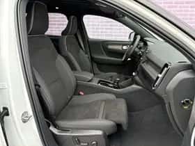 Volvo EX40 thumbnail 5