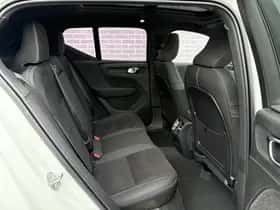 Volvo EX40 thumbnail 6