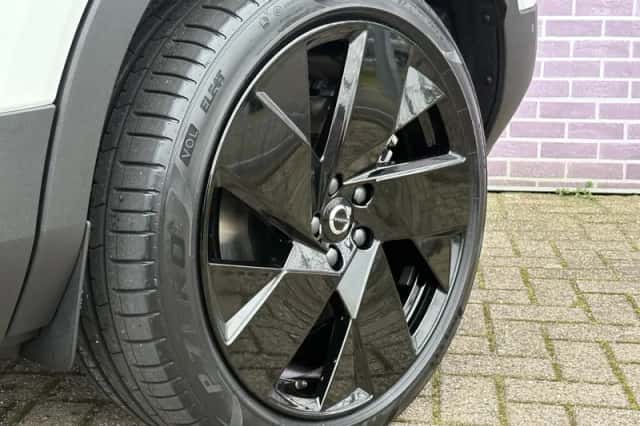 Volvo EX40 (2026) thumbnail 7
