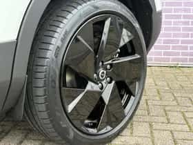 Volvo EX40 thumbnail 7