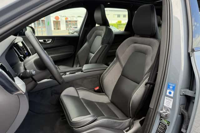 Volvo XC60 (2023) thumbnail 5
