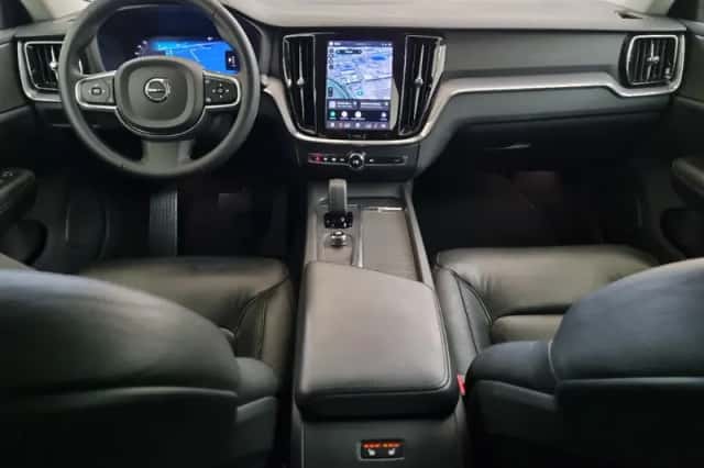 Volvo V60 (2023) thumbnail 4
