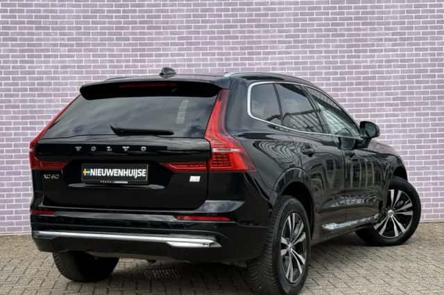 Volvo XC60 (2024) thumbnail 3