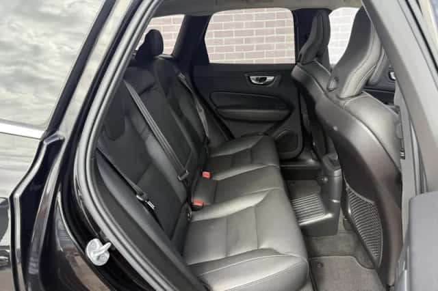 Volvo XC60 (2024) thumbnail 6