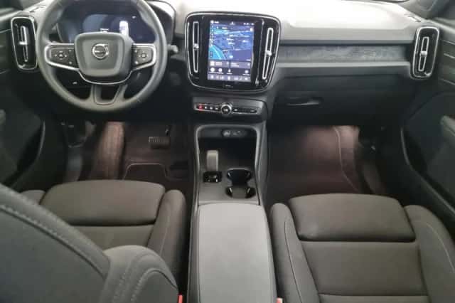 Volvo EX40 (2025) thumbnail 4