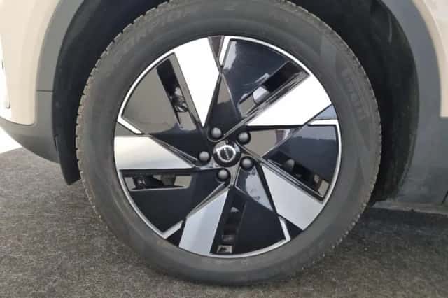Volvo EX40 (2025) thumbnail 6