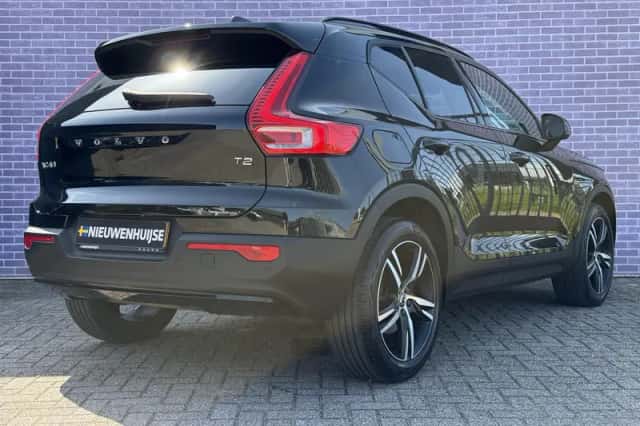 Volvo XC40 (2022) thumbnail 3
