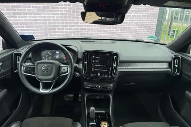 Volvo XC40 (2022) thumbnail 4