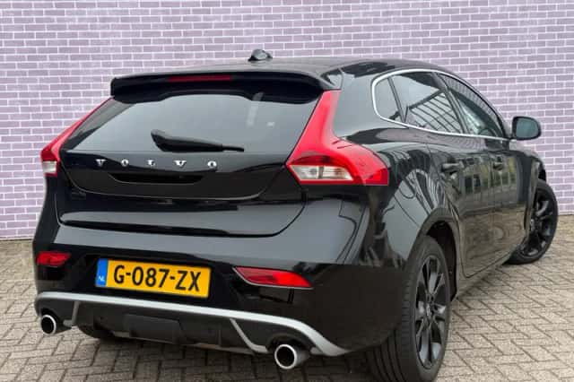 Volvo V40 (2020) thumbnail 3