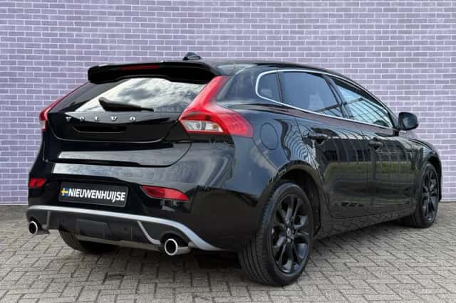 Volvo V40 (2020) thumbnail 3